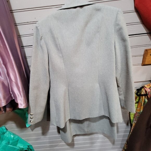 Vintage - 60's/70 Grey Wool Skirt & Blazer Set - SM - Picture 3 of 9
